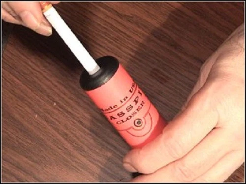coughing when smoking cigarette Smokers Cough: The Symptoms, The Signs and The Difference With Coronavirus  (Covid-19)
