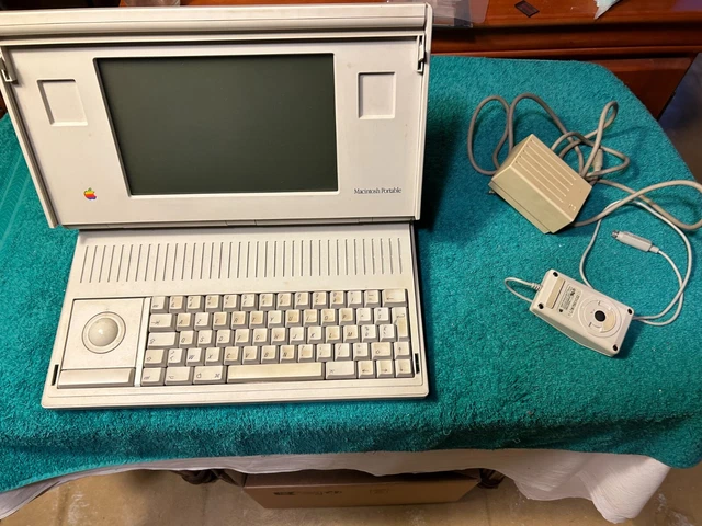Apple Macintosh Portable for spare or repairs Apple Macintosh Portable for spare or repairs