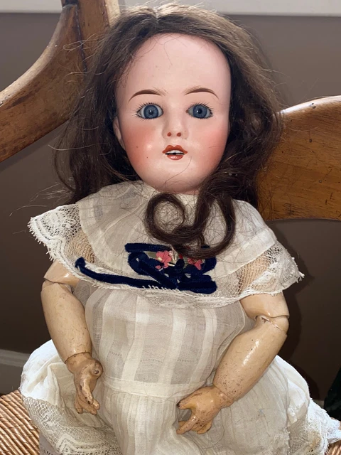 Poupée ancienne en porcelaine (Gebraucht) in Altdorf UR für CHF 115 - mit Lieferung auf