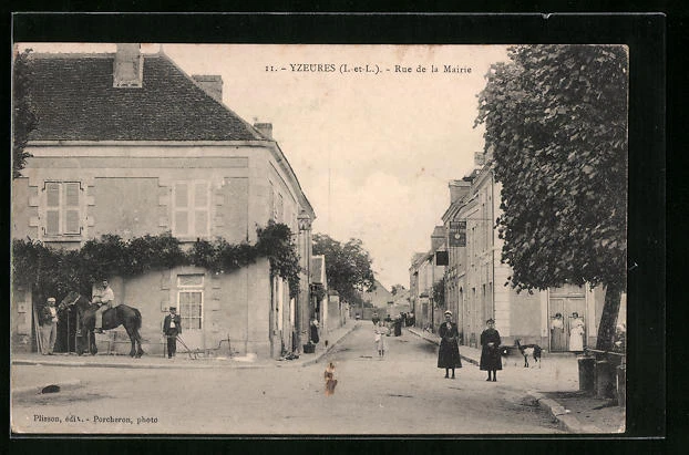 CPA Yzeures, Rue de la Mairie