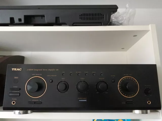 Teac A-R600 Integrated Stereo Amplifer Aux/CD/Tape/Phono Black Works No Remote