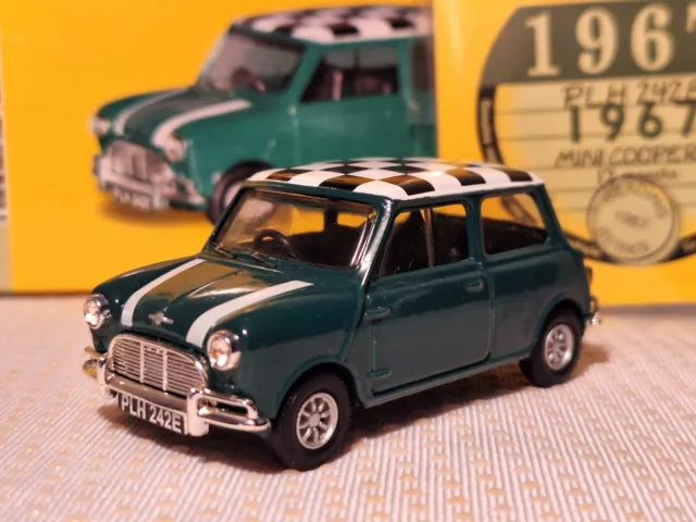 CORGI AVANTGUARDS 1:43 BMC MINI COOPER S - GRÜN mit SCHACHDACH VA02511