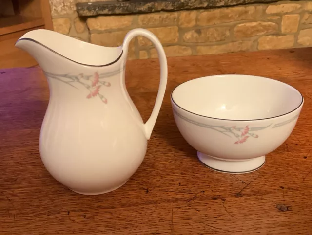 Royal Doulton ‘Carnation’ H5084 Milk Jug 12.5cm High & Sugar Bowl 11cm Diameter