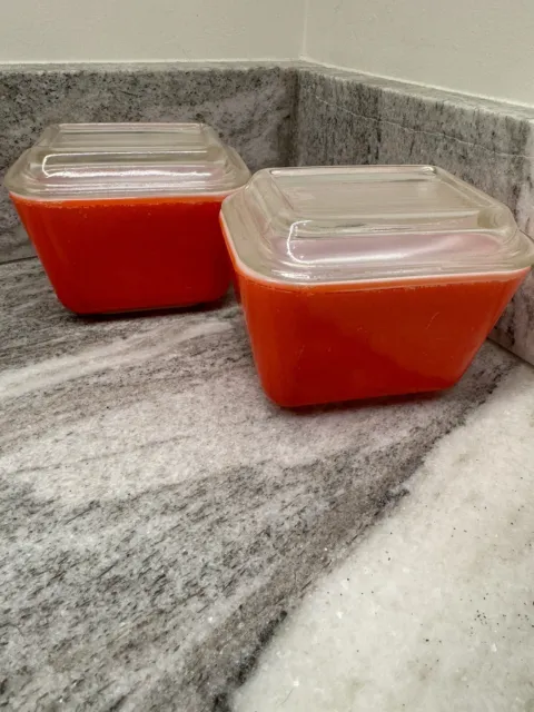 https://www.picclickimg.com/NTAAAOSw5MBljzB7/2-Vintage-Pyrex-Red-Refrigerator-Dishes-501-B.webp
