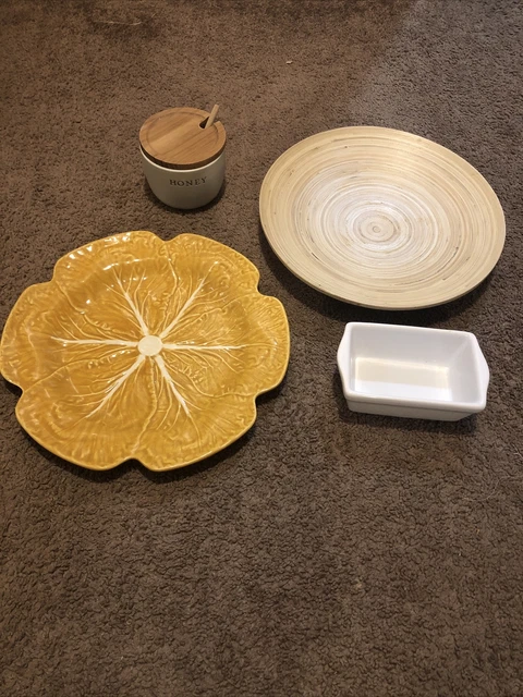 Cute Bee kitchen Accessories Set