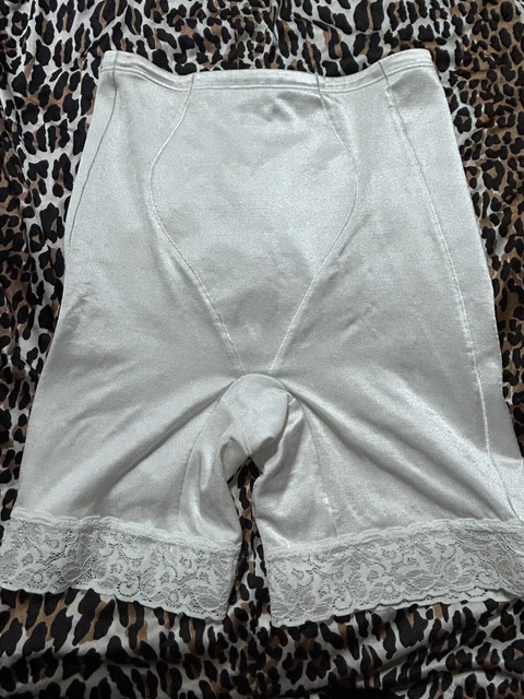 Hanes Her Way M shaper White Thighs Tummy Long Leg Vintage