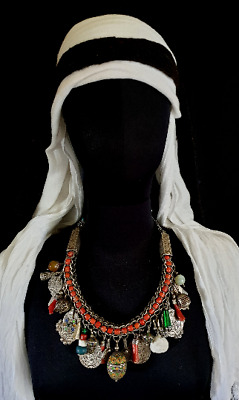 Morocco - Old Amazigh Berber necklace in silver "Hbil" genuine coral beads and v 3