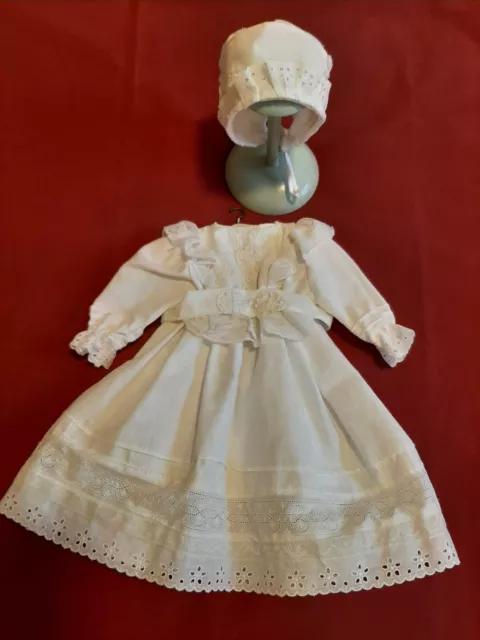 Puppenkleid mit Haube Baumwolle mit alter Spitze Schulter bis Saum 37 cm 