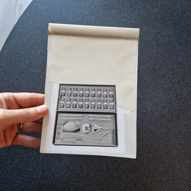 Kakemono en carton 1,70 m – Support publicitaire écologique personnalisable