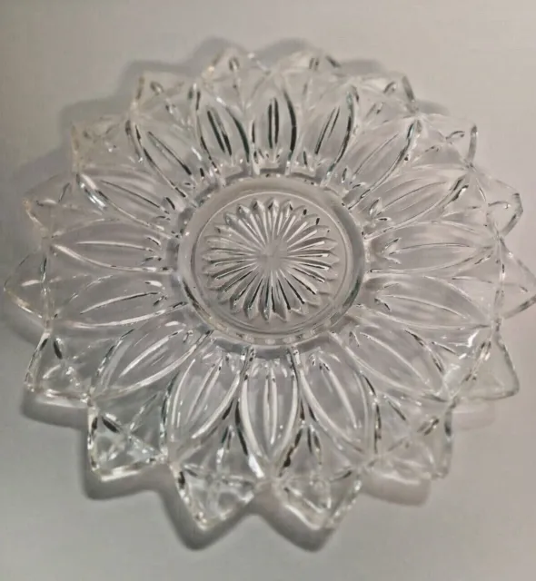 Vintage Federal Glass Pointed Edge 10" Bowl Flower Petal Design Starburst EUC