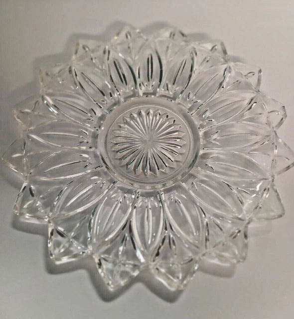 Vintage Federal Glass Pointed Edge 10" Bowl Flower Petal Design Starburst EUC