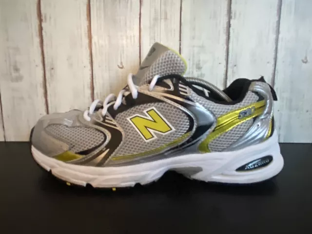 UK 9 NEW Balance 530 Retro Argento Scarpe da Corsa Gialle MR530SC