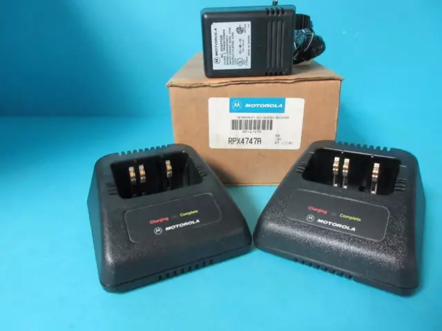 New lot of 2 Motorola Two-Way Radio Chargers NTN8076A w/Power Adapter 2580600E01