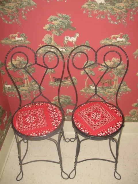 Antique styIe Cream Chairs Parlor Black Vintage Metal  Look Likes Wrought Iron