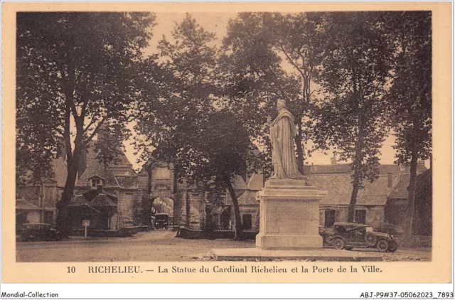 ABJP9-37-0760 - RICHELIEU - la statue du cardinal RICHELIEU et la porte de