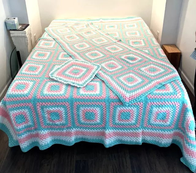 Lg VTG Hand Crocheted Pink Mint White Queen Size Bedspread 8ft X 7ft W/ Throw +