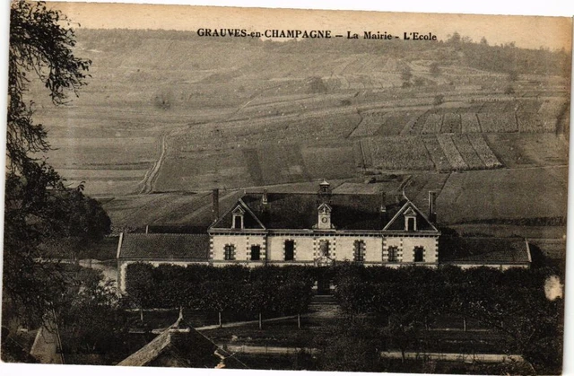 CPA GRAUVES-en-Champagne - La Mairie - L'École (245182)