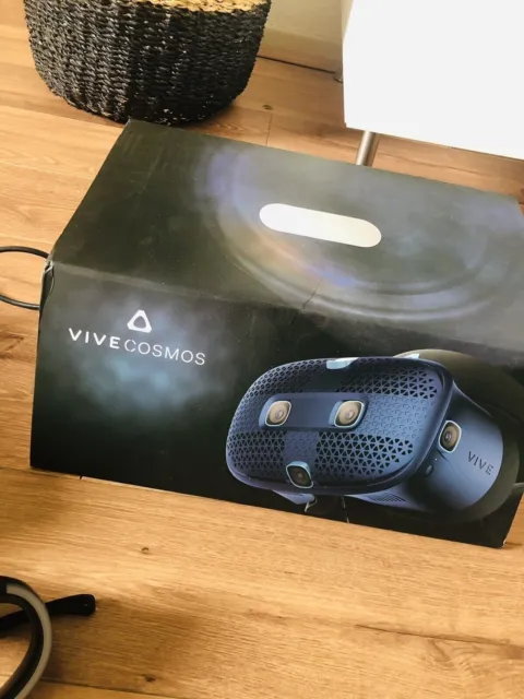 Casque réalité virtuelle HTC vive Cosmos VR complet avec boîte et manettes 2