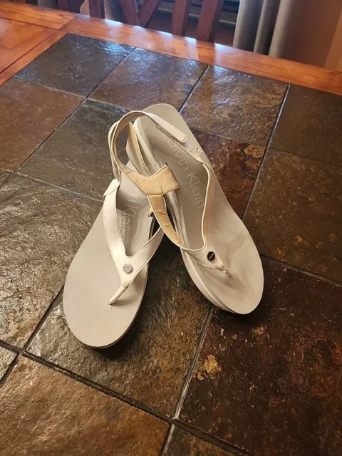 Calvin Klein Womens Thong size 9.5 M Sling Back Sandals  White