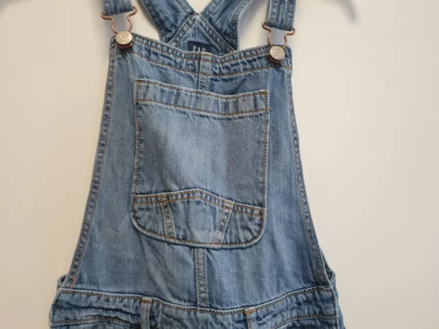 T677 Girls Gap Washed Blue Skinny Ripped Denim Dungaree 10-11 Years W24 L26 2