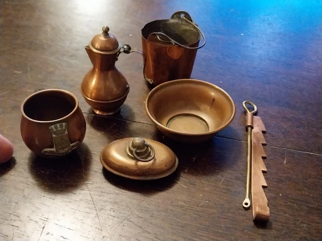 Lot de 5 casseroles en cuivre pour poupée dinette jouet