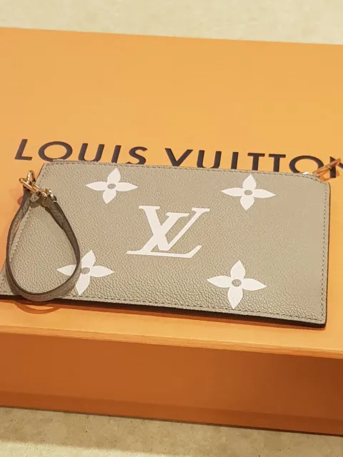 Shop Louis Vuitton NEONOE Néonoé mm (M45306, M45256) by Sincerity_m639