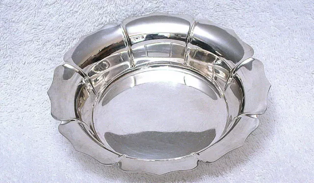 Lunt Early Dublin Design 704-D Fluted Rim 6 Inch Vintage Sterling Silver Bowl