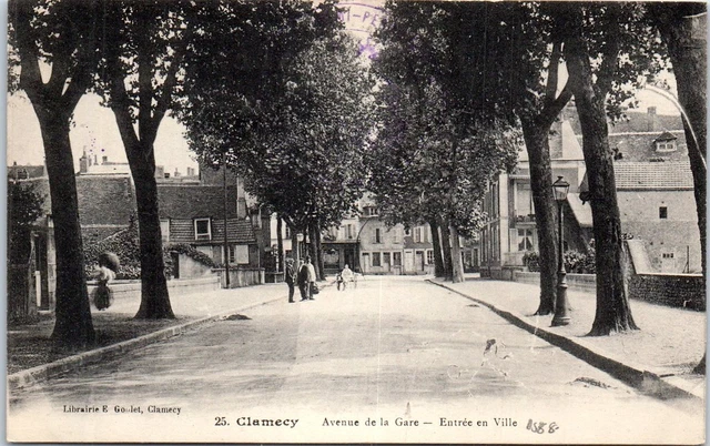 58 CLAMECY - avenue de la gare, enter town.
