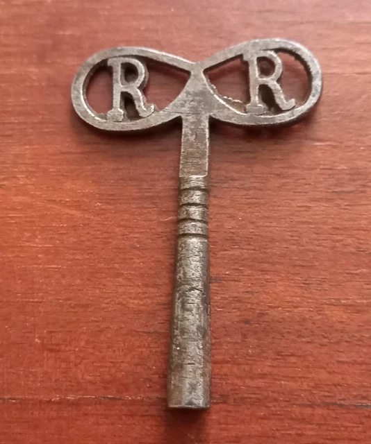 ANCIENNE CLÉ DE Pendule , Clef d'Horloge , carré de 4.2mm EUR 7,00 - FR