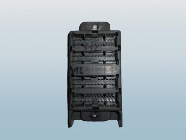 Original Relaiskasten Sicherungskasten KIA Sorento 91320-3E810 (312)
