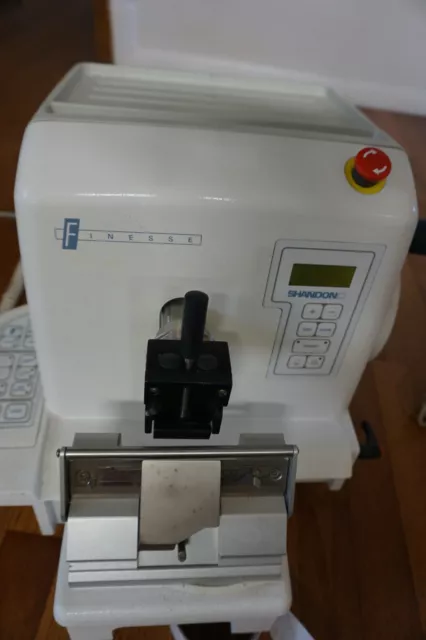 Thermo Shandon Finesse ME  Microtome  laboratory