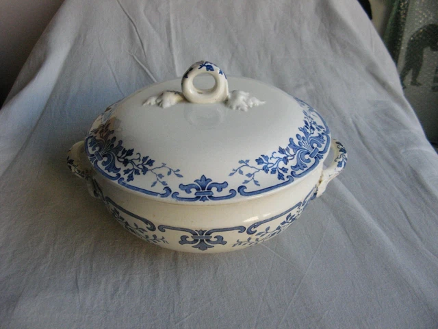 Très beau petit légumier en faïence ancienne Décor Majunga K&G Lunéville