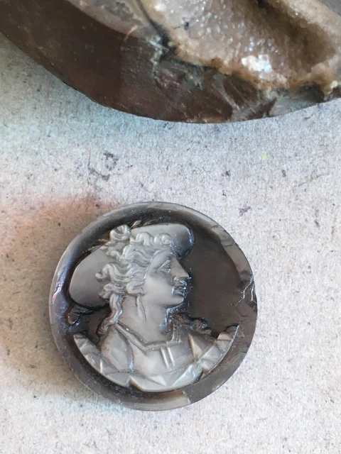 Ancienne Broche Camée Sculpté En écume - Laiton - À Restaurer - France