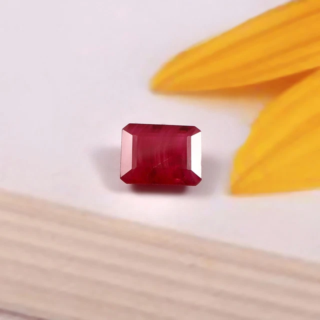 Rubis du Mozambique taille OVALE Rouge 5.04 carats