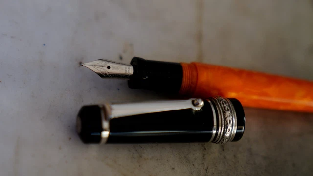 Stylo Plume S.T. Dupont Gatsby - Plaque Argent Godrons, Plume Or 18K Massif, Occasion Rare