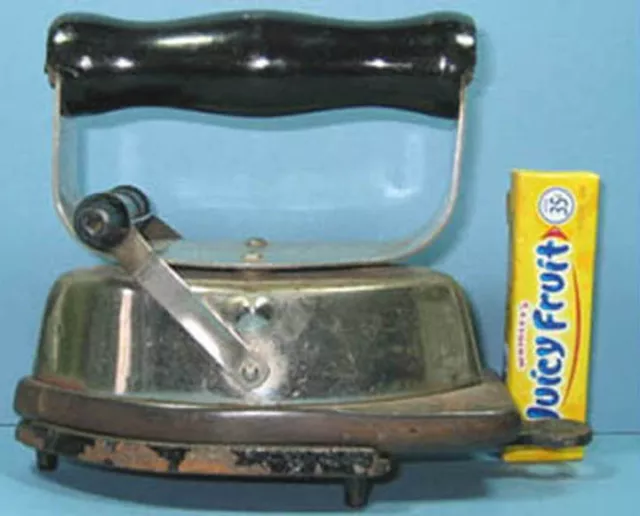Old Asbestos Toy Sad Iron W/ Trivet Different * & Now On Sale * Ci 850