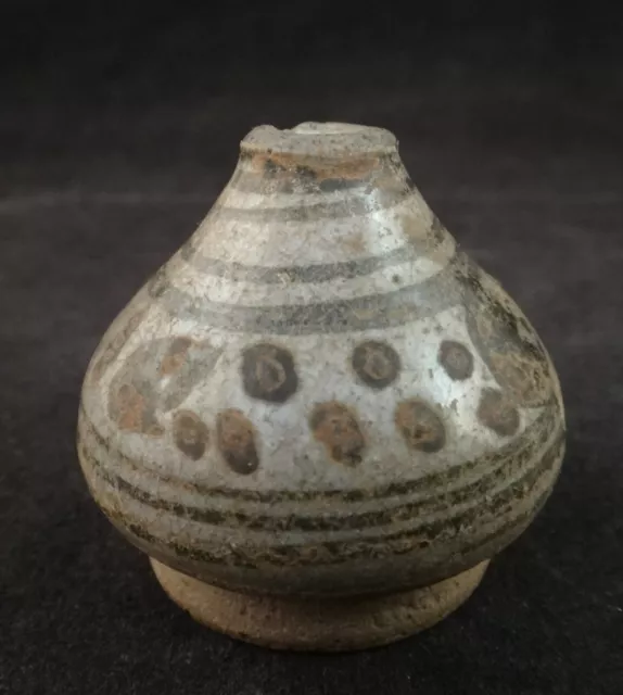 "Jarrón en miniatura de cerámica esmaltada verde tailandés Sawankhalok siglos XIV/15, 1 1⁄2"""