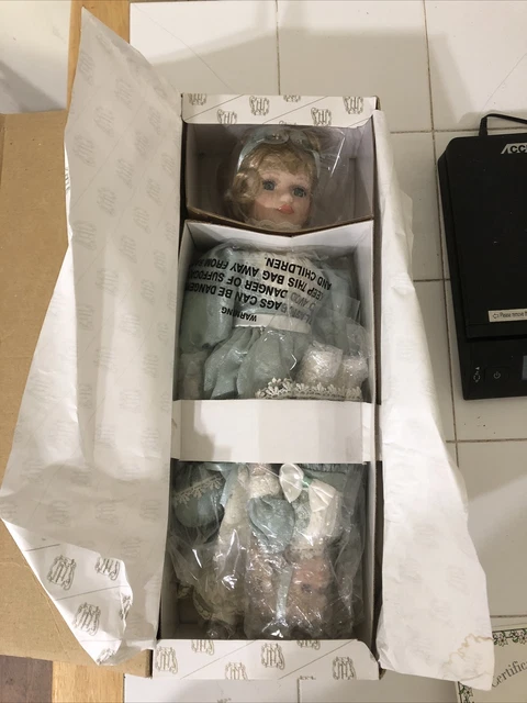 Heritage Signature Collection Porcelain Julia And Joanna  #12282 2 DOLLS (#641)