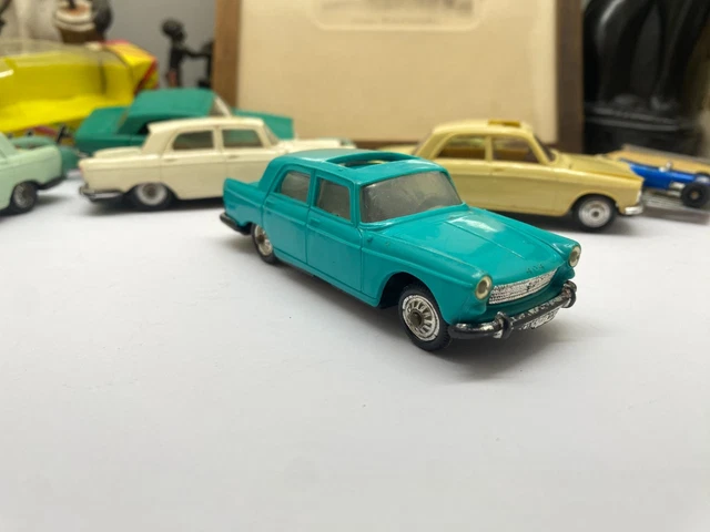 Modèle Réduit NOREV Peugeot 404 Ancienne - Servo-direction & Crochet - Échelle 1:43 - Excellent état