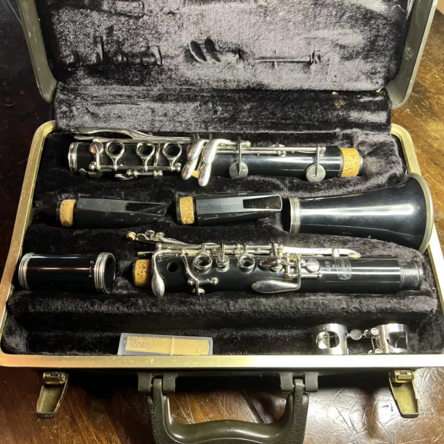 Vintage Selmer Bundy Resonite Clarinet w/ Case