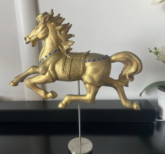 CAVALLO dorato con basamento in resina di rappresentanza con pietre vintage h 37