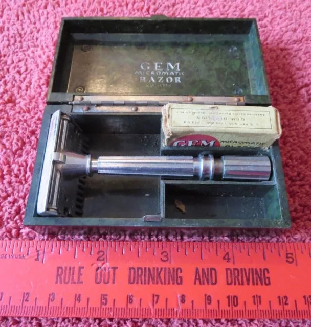 Antique GEM Micromatic Safety Razor w/ Blades in Vintage Green Bakelite box case