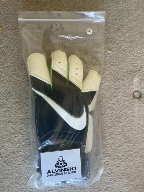 Nike Vapor Grip 3 Promo OG style size 10.5 brand new goalkeeper gloves RARE!!!