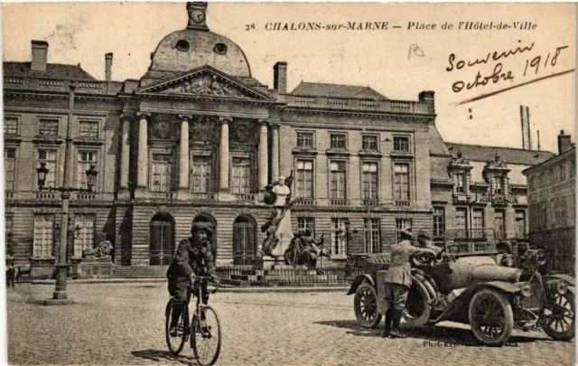 CPA CHALONS-sur-MARNE Place de l'Hotel de Ville (491069)