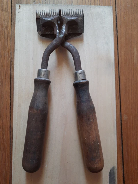 ANCIENNE TONDEUSE À cheveux VINTAGE LA PROFESSIONNELLE de coiffeur
