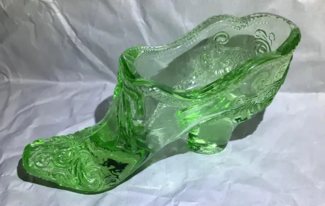 Mosser Candy Apple Green Art Glass Shoe Vine Lattice & Bow Mini Slipper VTG /102