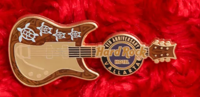 Hard Rock Cafe Pin VALLARTA Hotel puerto SEA TURTLE Wood hat lapel logo