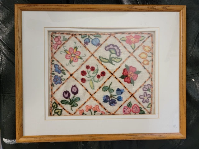 "Arte de pared con flores cosidas credela enmarcada 15 x 12"""