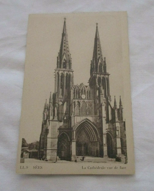 Cpa Orne 61 Sées La Cathedrale Vue De Face