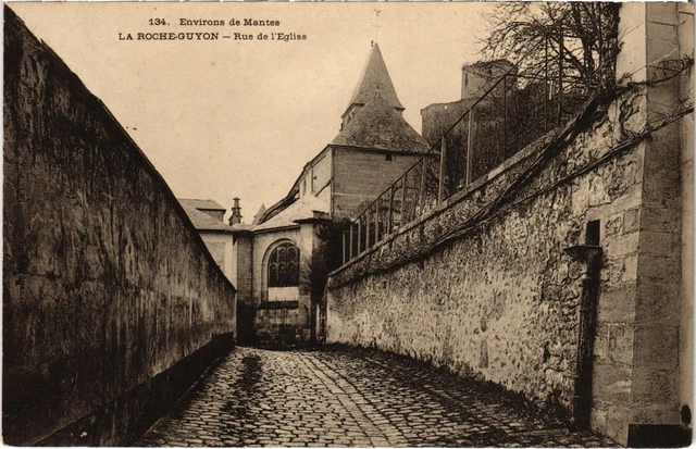 CPA La Roche Guyon Rue de l'Eglise (1318028)